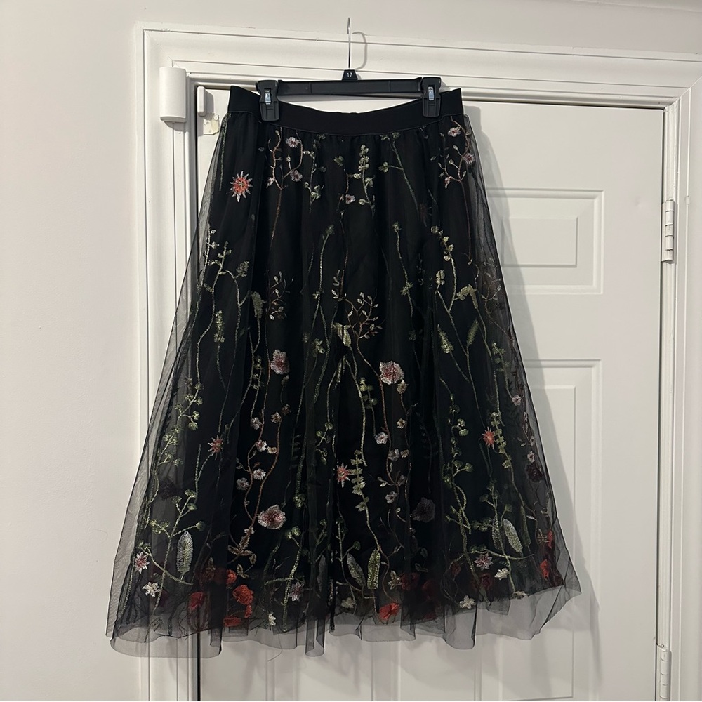 Black Tulle Midi Skirt with Flower Accents (No size tag, waist msrmt included)